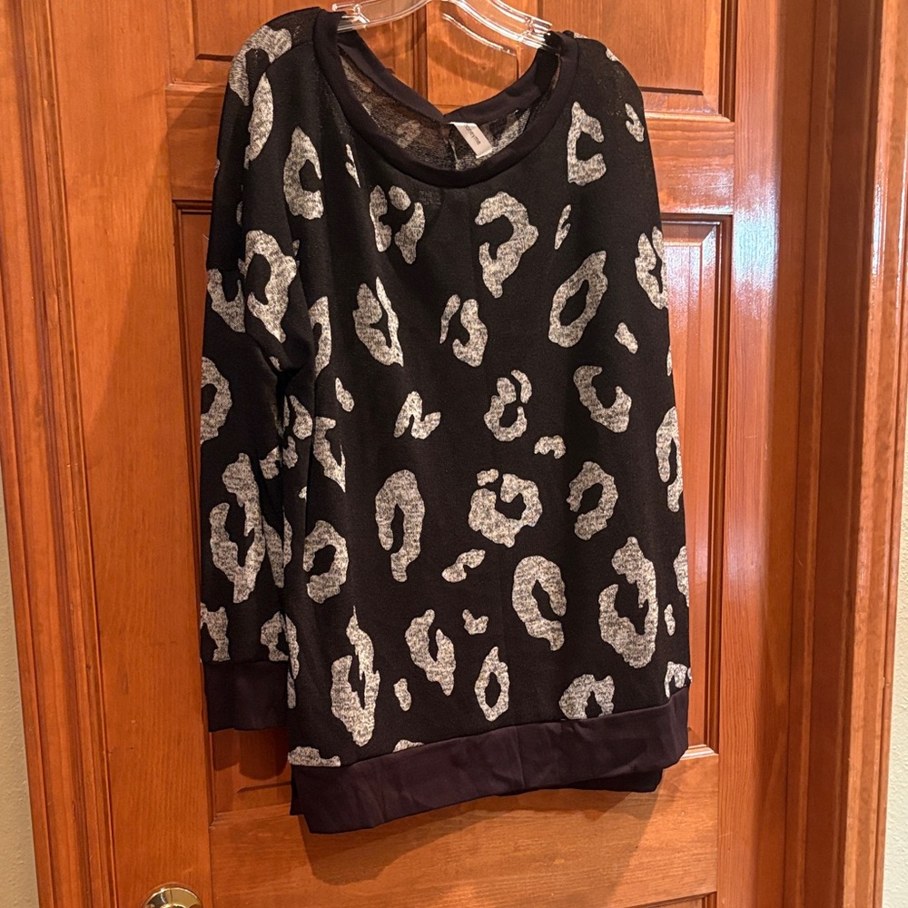 Honeyme Black and Gray Patterned Sweater